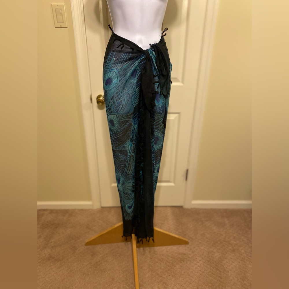 NWOT Peacock Print Sarong Wrap With Tassels - Black and Blue. Size: 45”W x 44”L